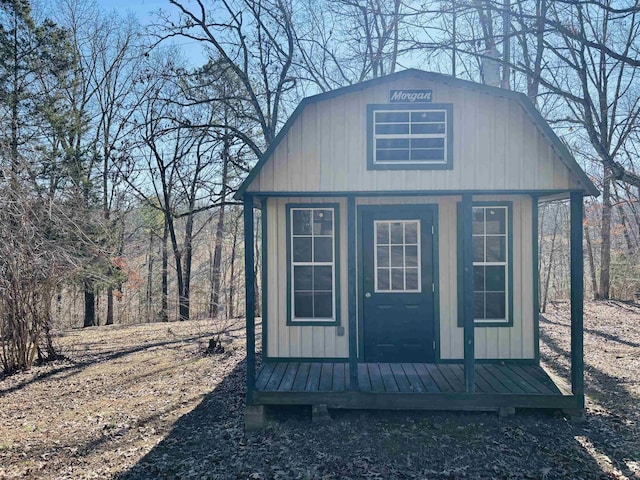 view of outdoor structure