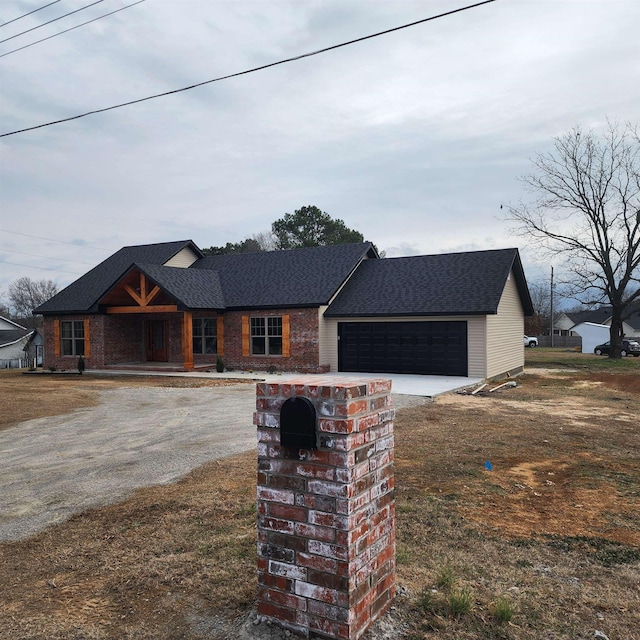 view of front of property featuring a garage