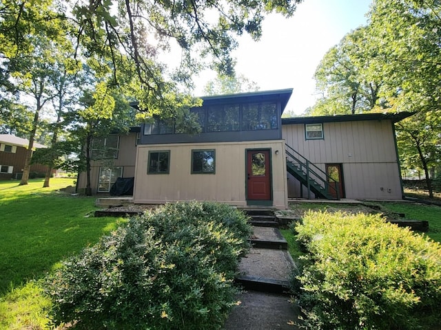 view of outdoor structure with a yard