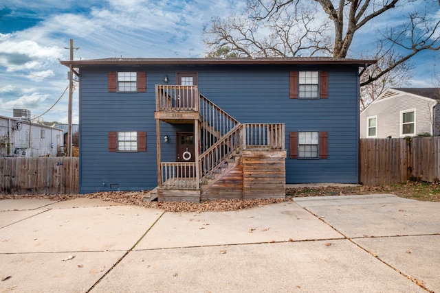 view of front of house featuring a patio area