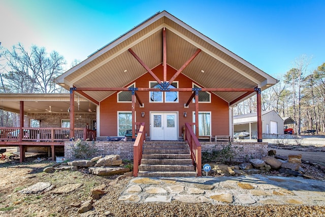 view of front of house with ceiling fan