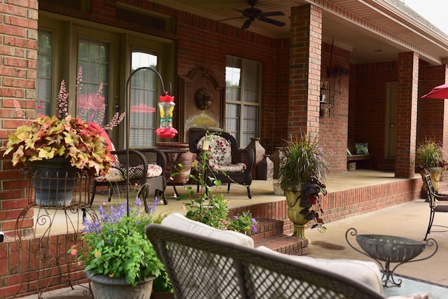 view of patio / terrace with covered porch and ceiling fan