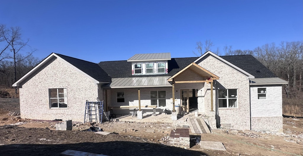 view of front of house with covered porch