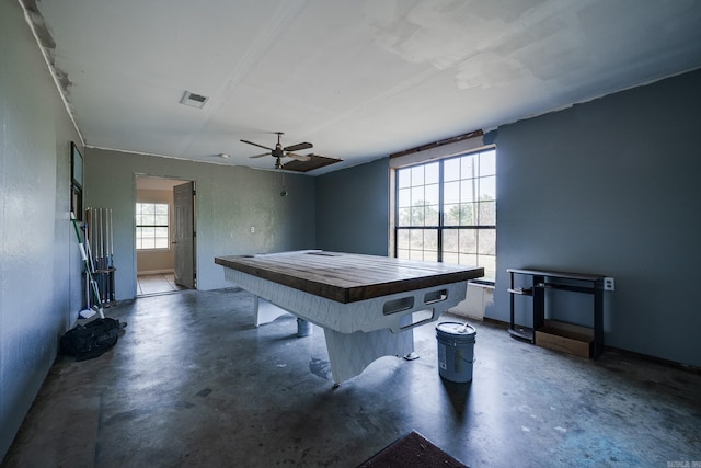 playroom with ceiling fan