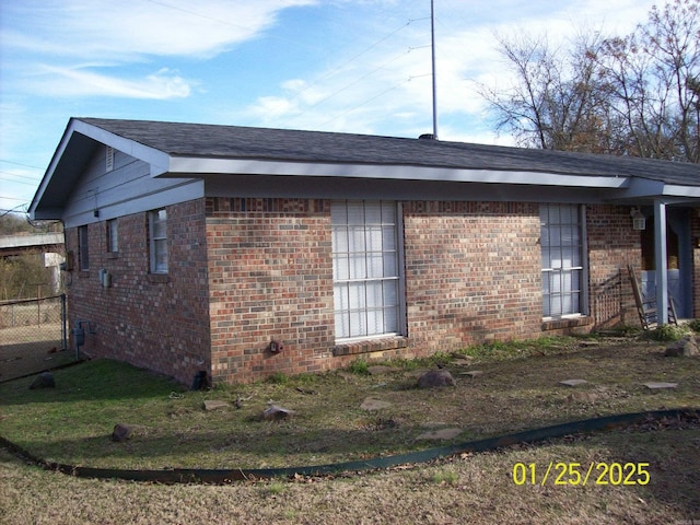 view of home's exterior