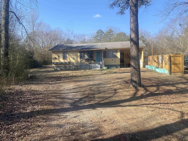 view of front of property featuring covered porch