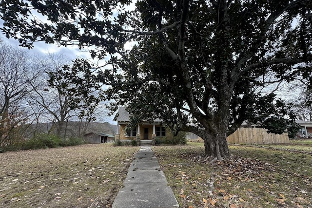 view of front of property