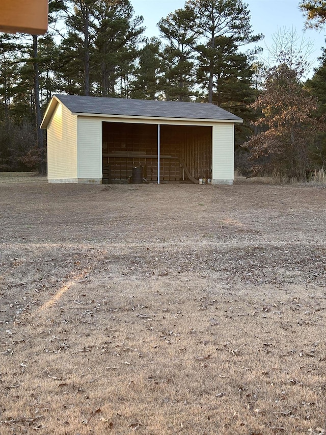 view of outdoor structure