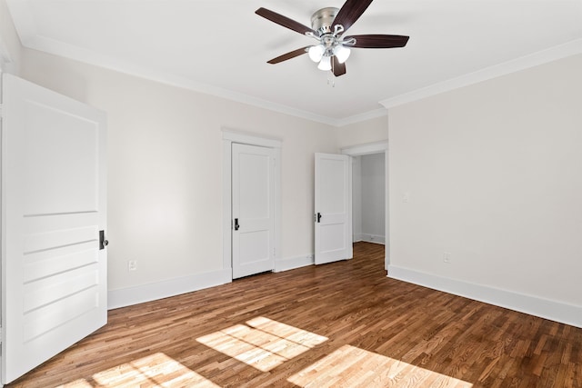 unfurnished room featuring light hardwood / wood-style flooring, ornamental molding, and ceiling fan