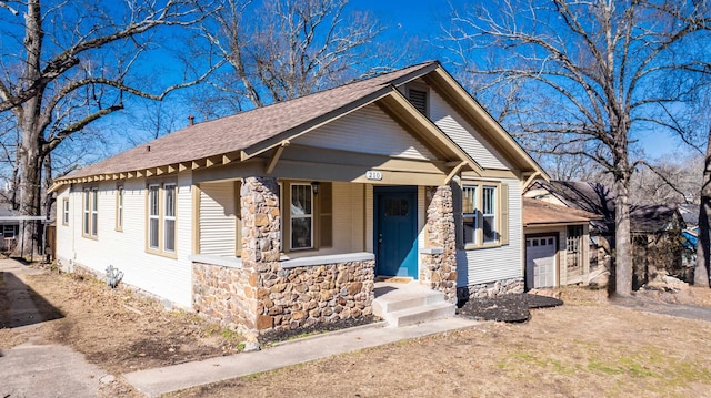 view of front facade featuring a garage