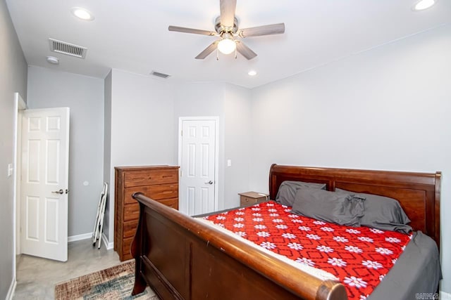 bedroom with ceiling fan