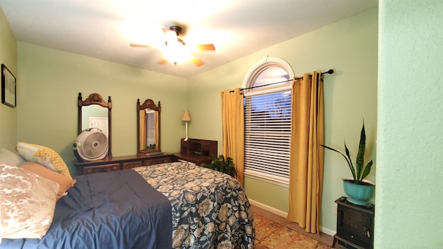 bedroom with ceiling fan