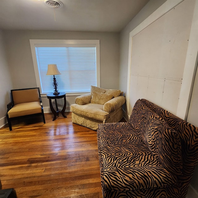 506 W Pleasure, Searcy, AR 72143 - sitting room with hardwood / wood-style floors