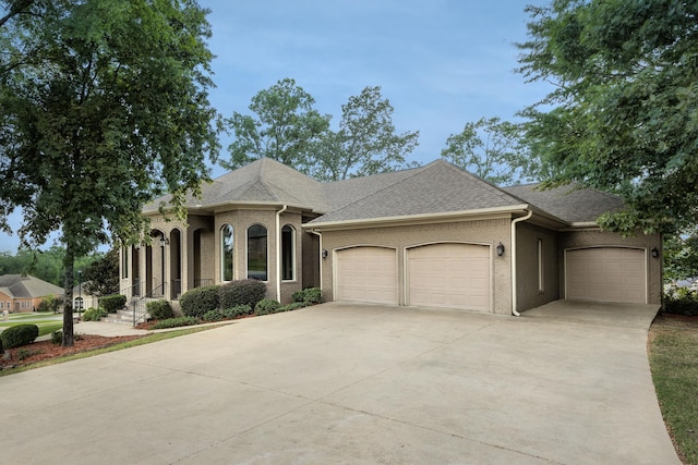 view of front facade featuring a garage