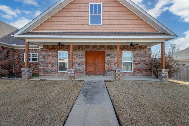 bungalow with ceiling fan and covered porch