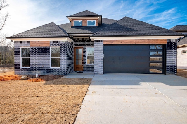 view of front facade with a garage