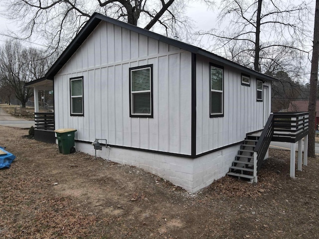 view of home's exterior