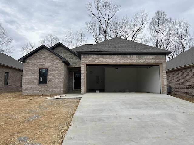 view of front facade featuring a garage