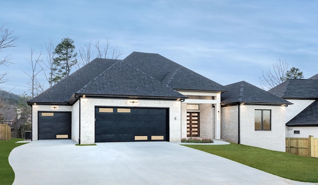 view of front facade featuring a garage