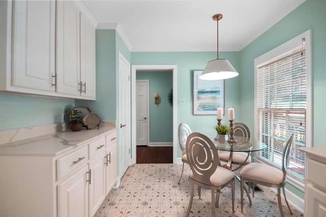 dining room with crown molding