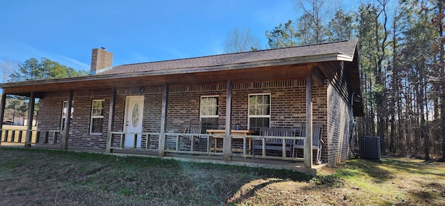 view of front of home with central AC unit