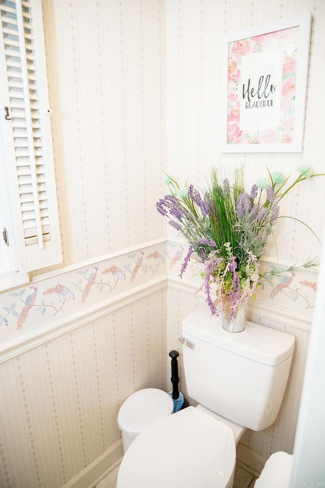 bathroom featuring toilet