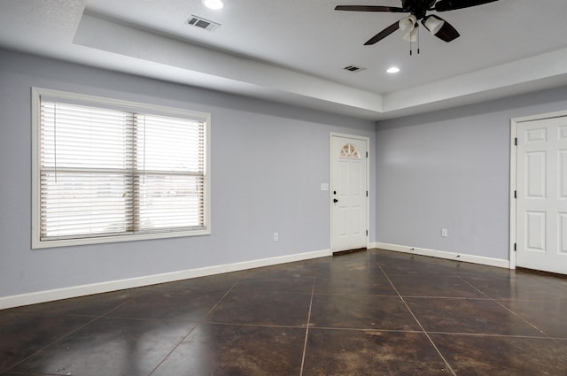 unfurnished room featuring ceiling fan