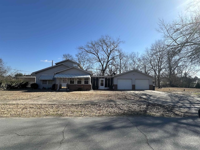 view of front of house featuring a garage