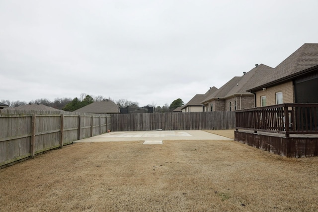 view of yard with a patio