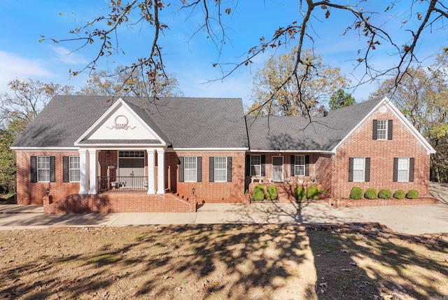 view of front of property featuring a porch