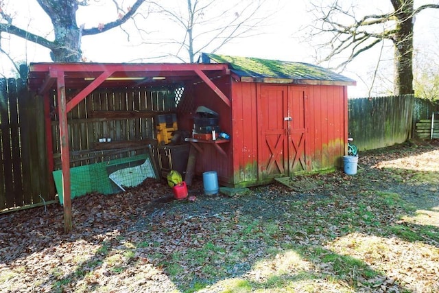 view of outbuilding