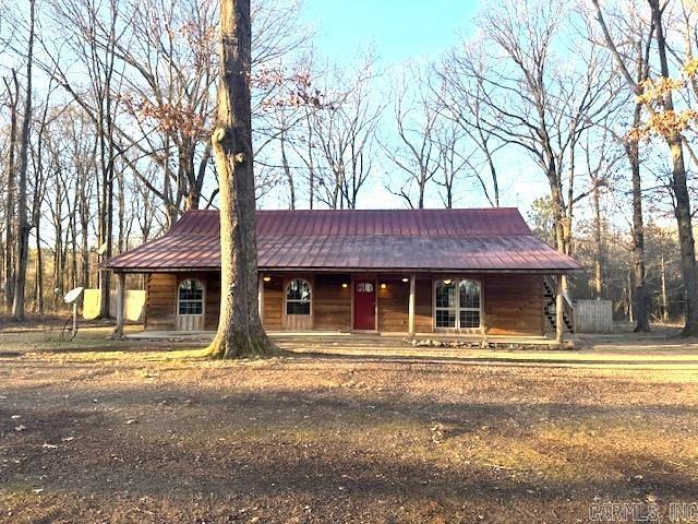 view of front of house with a porch