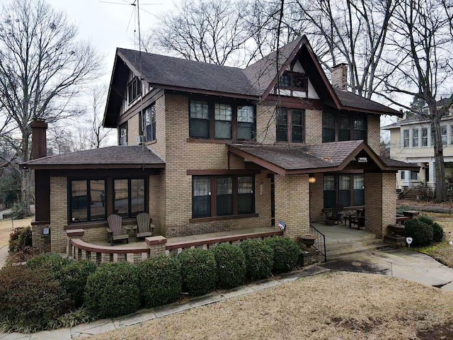 view of front of property featuring a patio