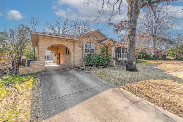 view of front of house with a carport