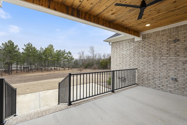 balcony featuring ceiling fan