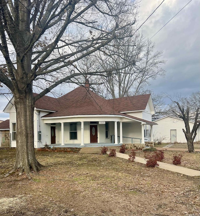 view of front of home featuring a porch