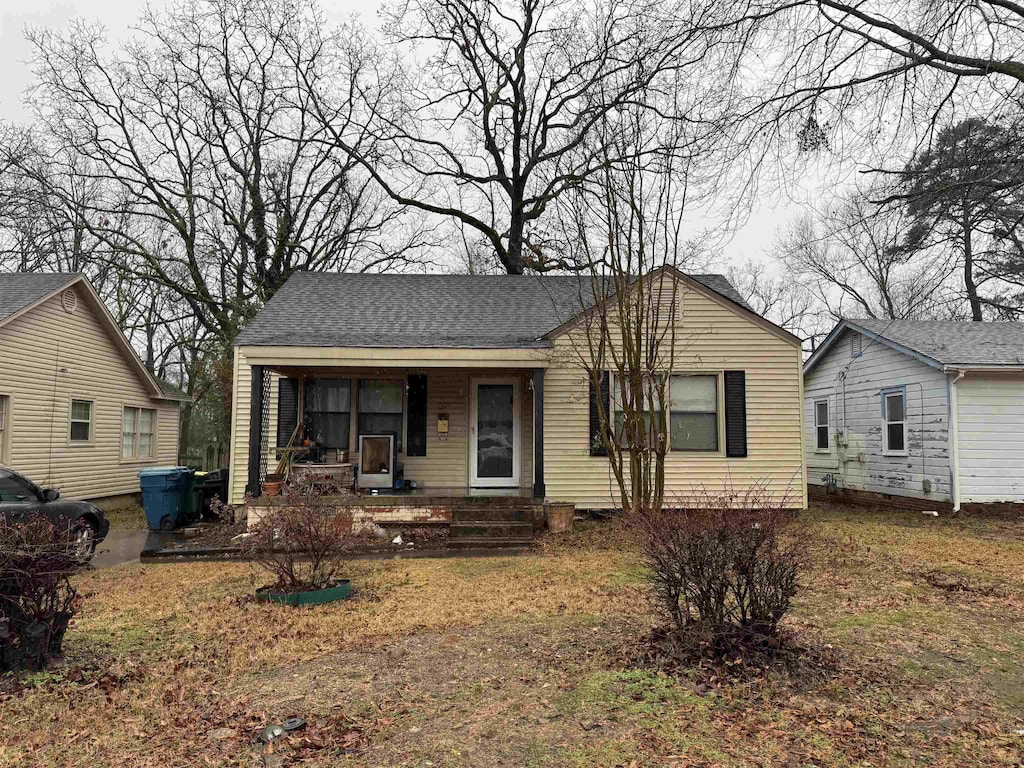 view of front of home featuring covered porch