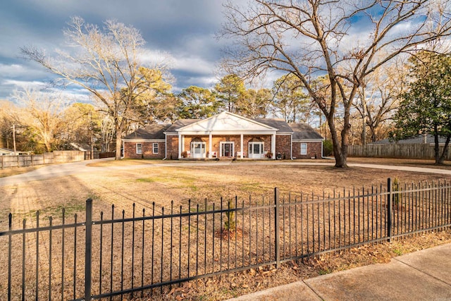 view of front of property