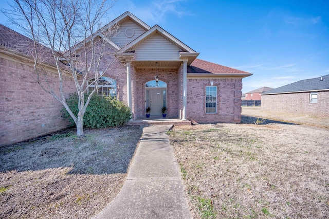 view of front of house with a front yard