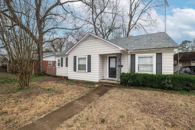 view of front of house with a front yard