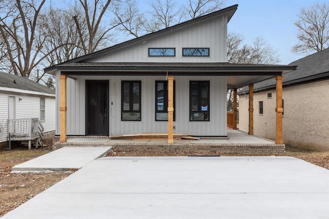 modern farmhouse featuring a porch