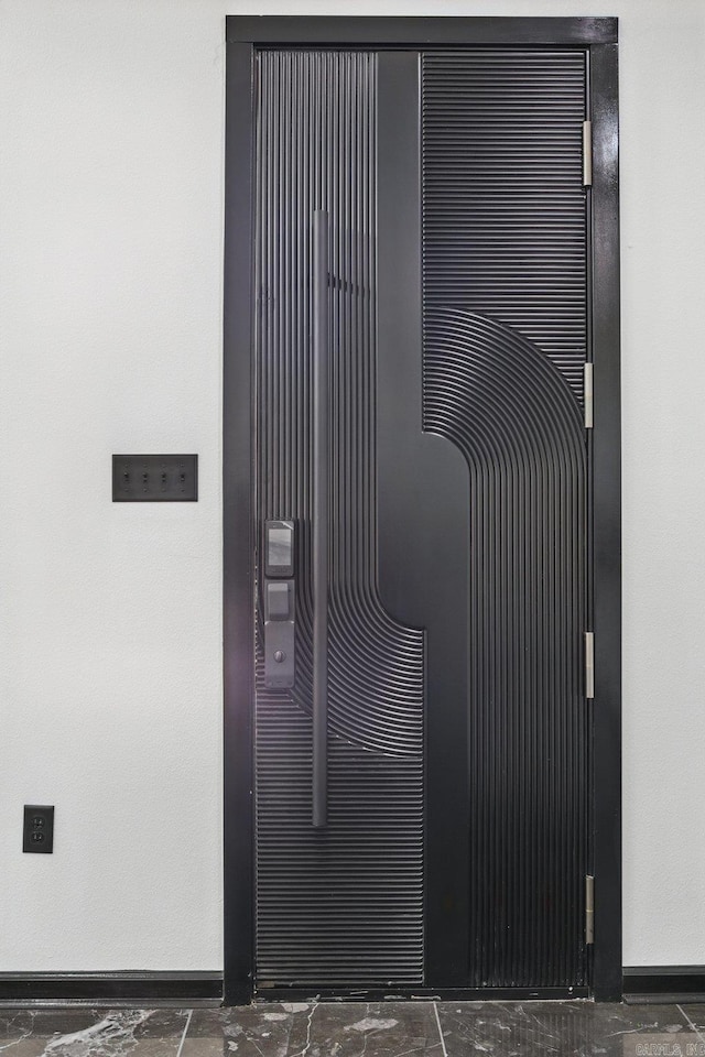 room details featuring baseboards