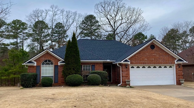 view of front facade featuring a garage