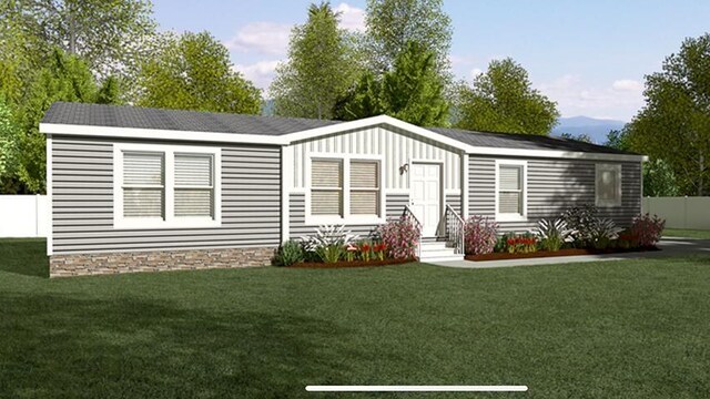 manufactured / mobile home featuring entry steps