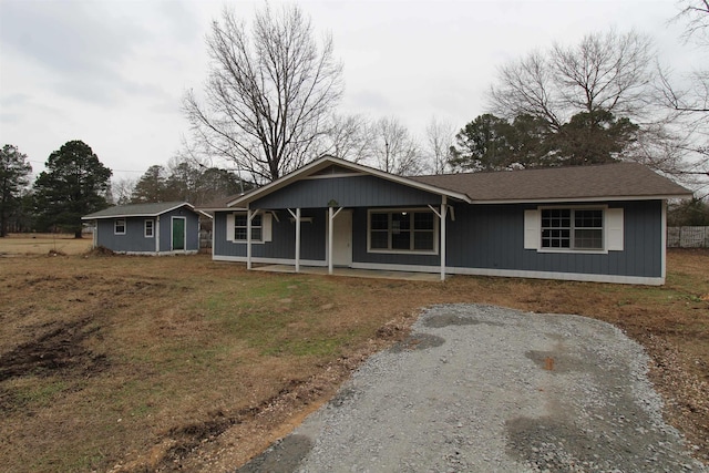 ranch-style house with a porch