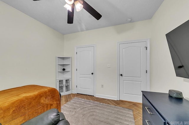 bedroom with ceiling fan