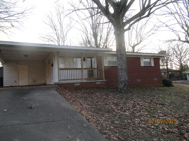 single story home featuring a porch