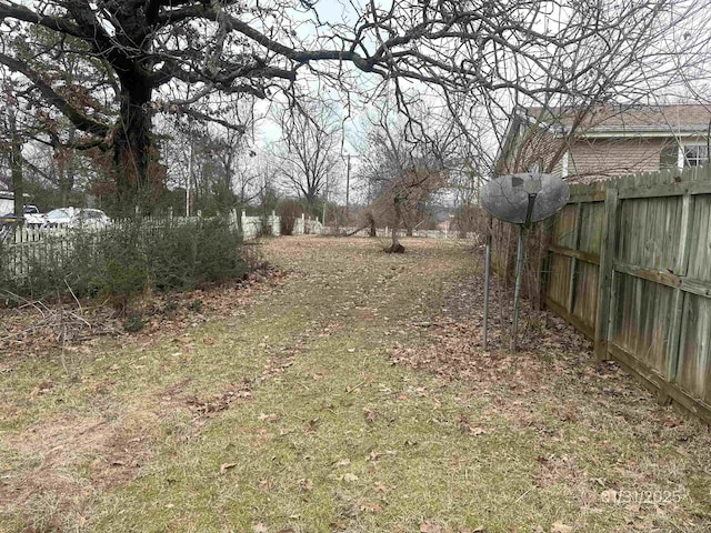 1013 Elm St, Coal Hill, AR 72832 - view of yard