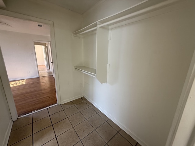 walk in closet featuring tile patterned floors