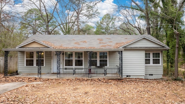 ranch-style house with a porch